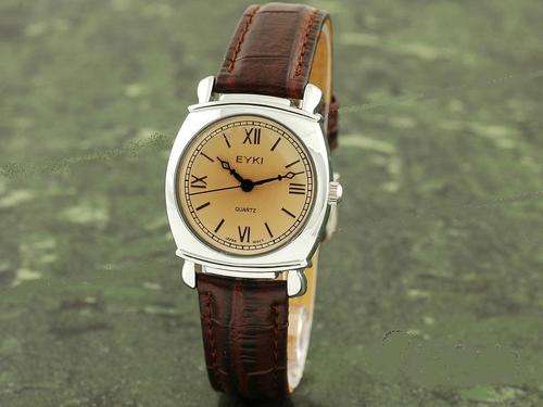 VERY TASTEFUL LADIES WATCH